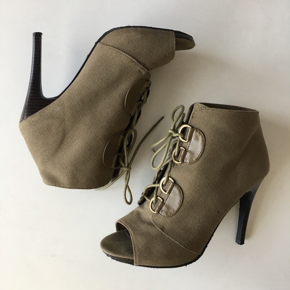 Elle Shoes - ELLE Army green canvas lace up heels Size 8.5